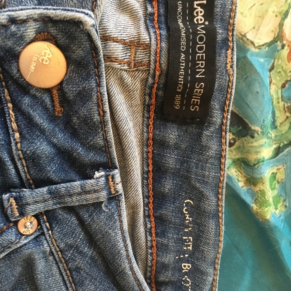 Blue Jeans - Picture 3 of 4